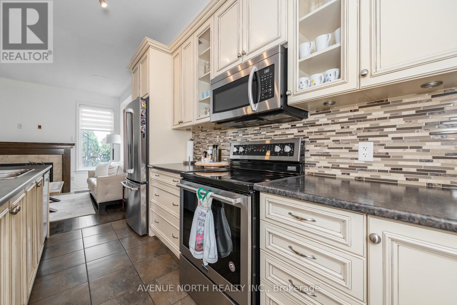 448 Rochefort Circle