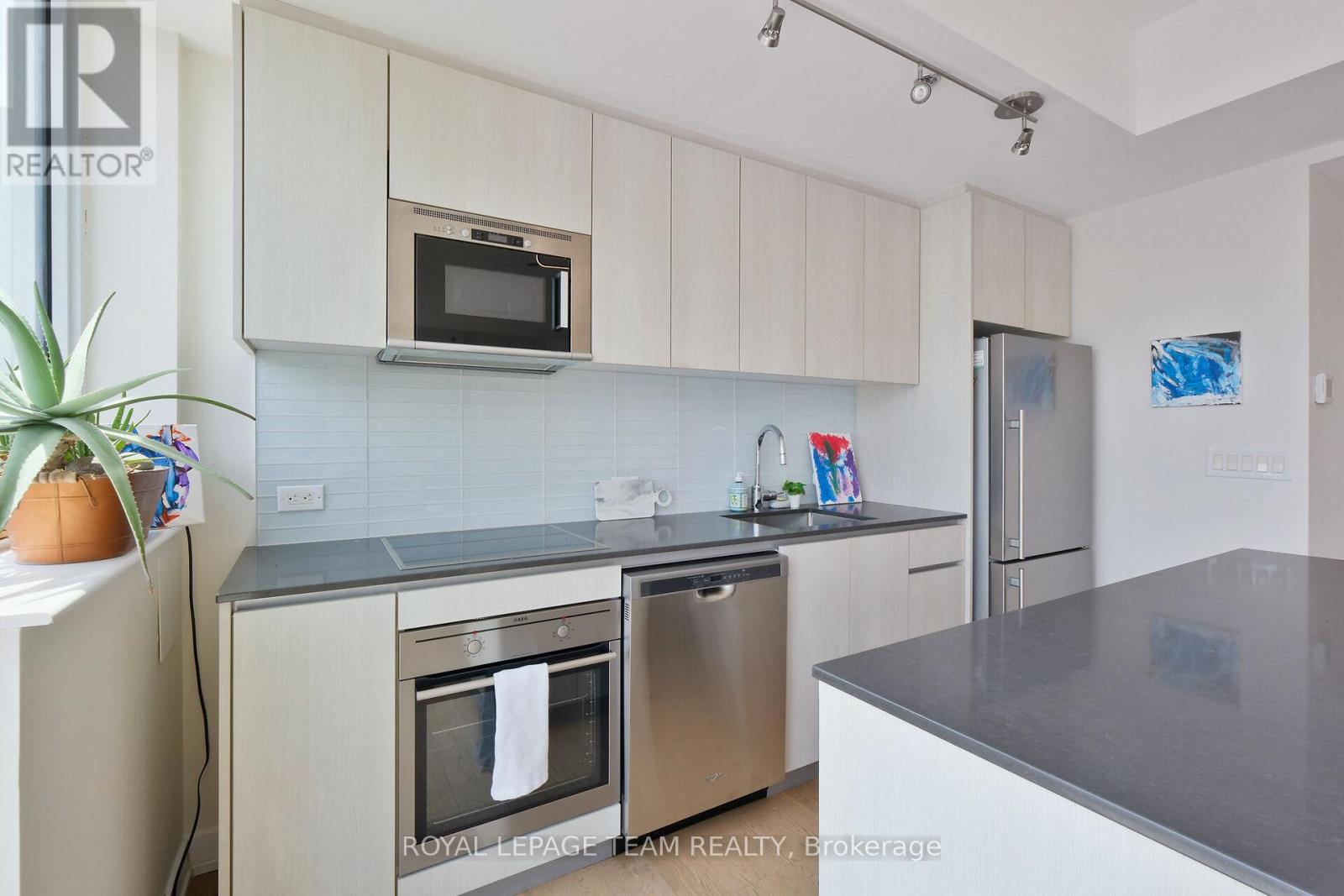 2204 - 199 Slater Street