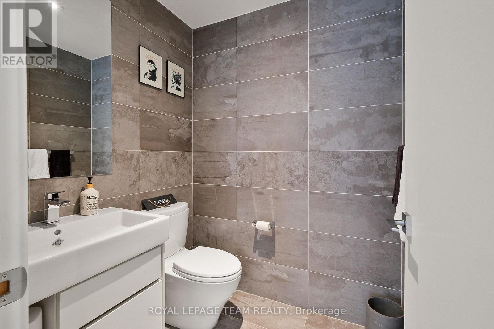 2204 - 199 Slater Street