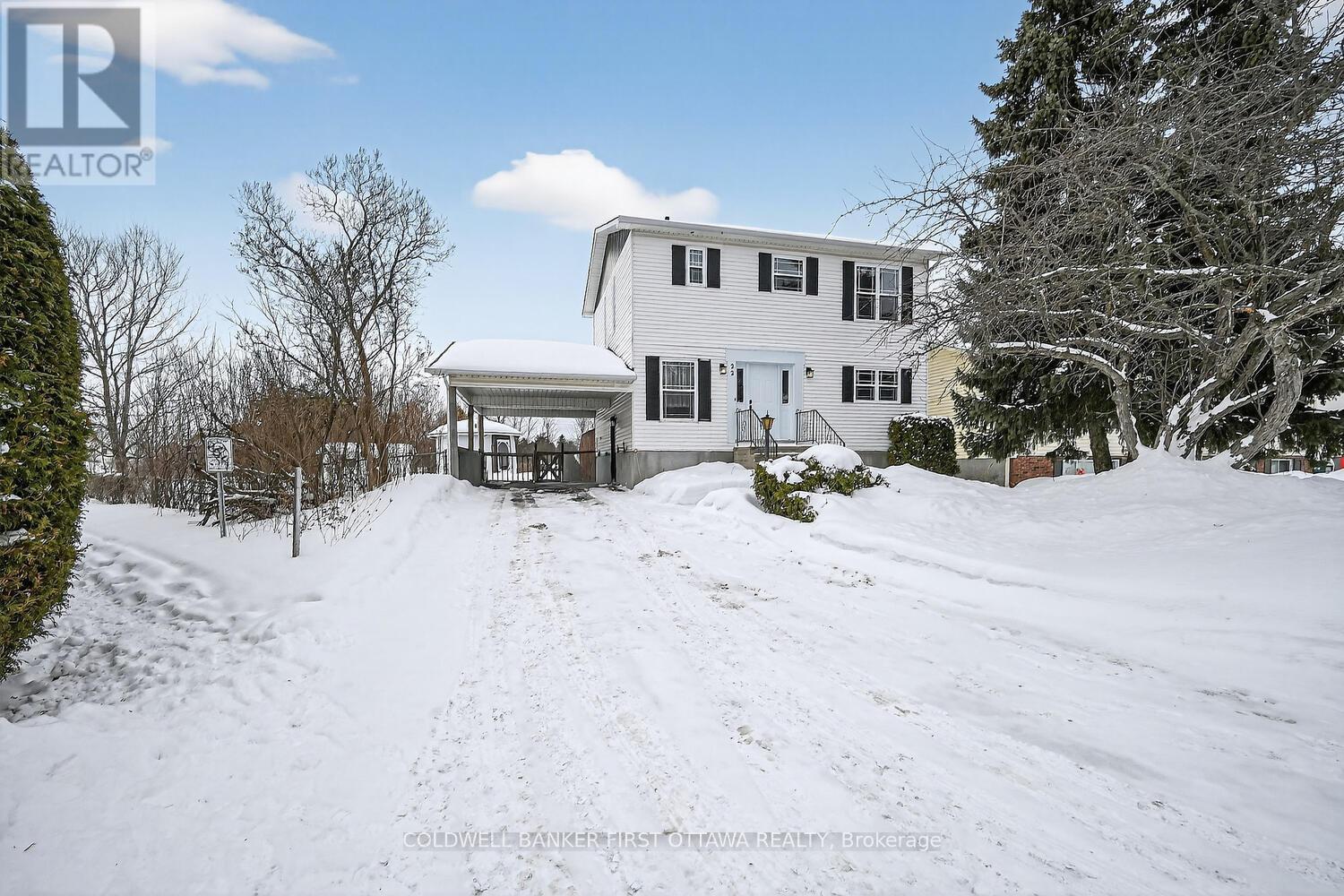 22 Poole Creek Crescent