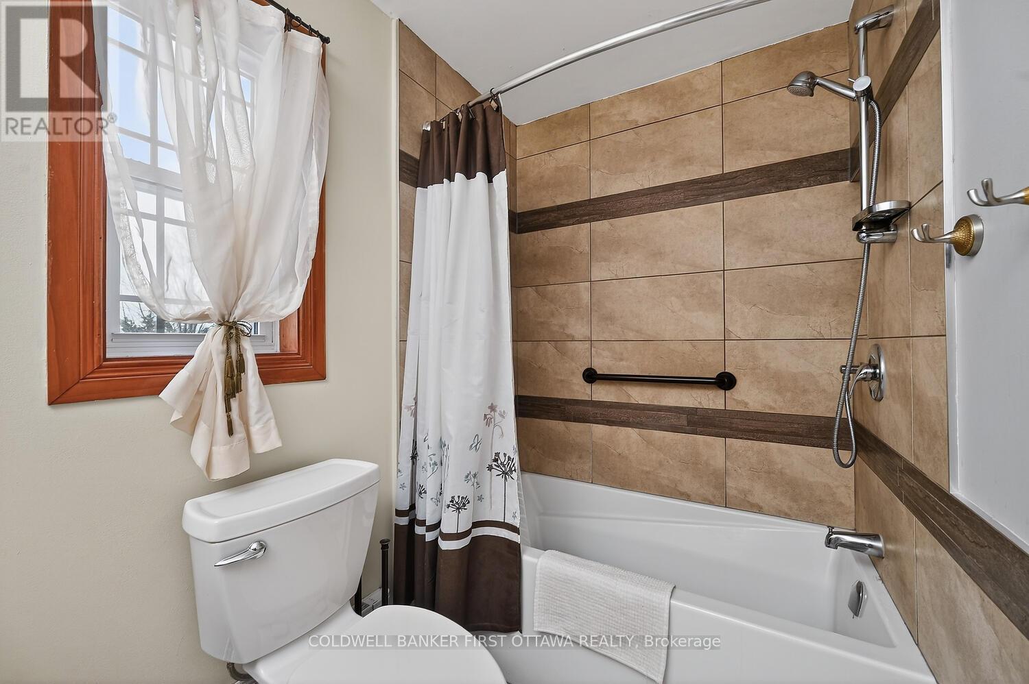 22 Poole Creek Crescent