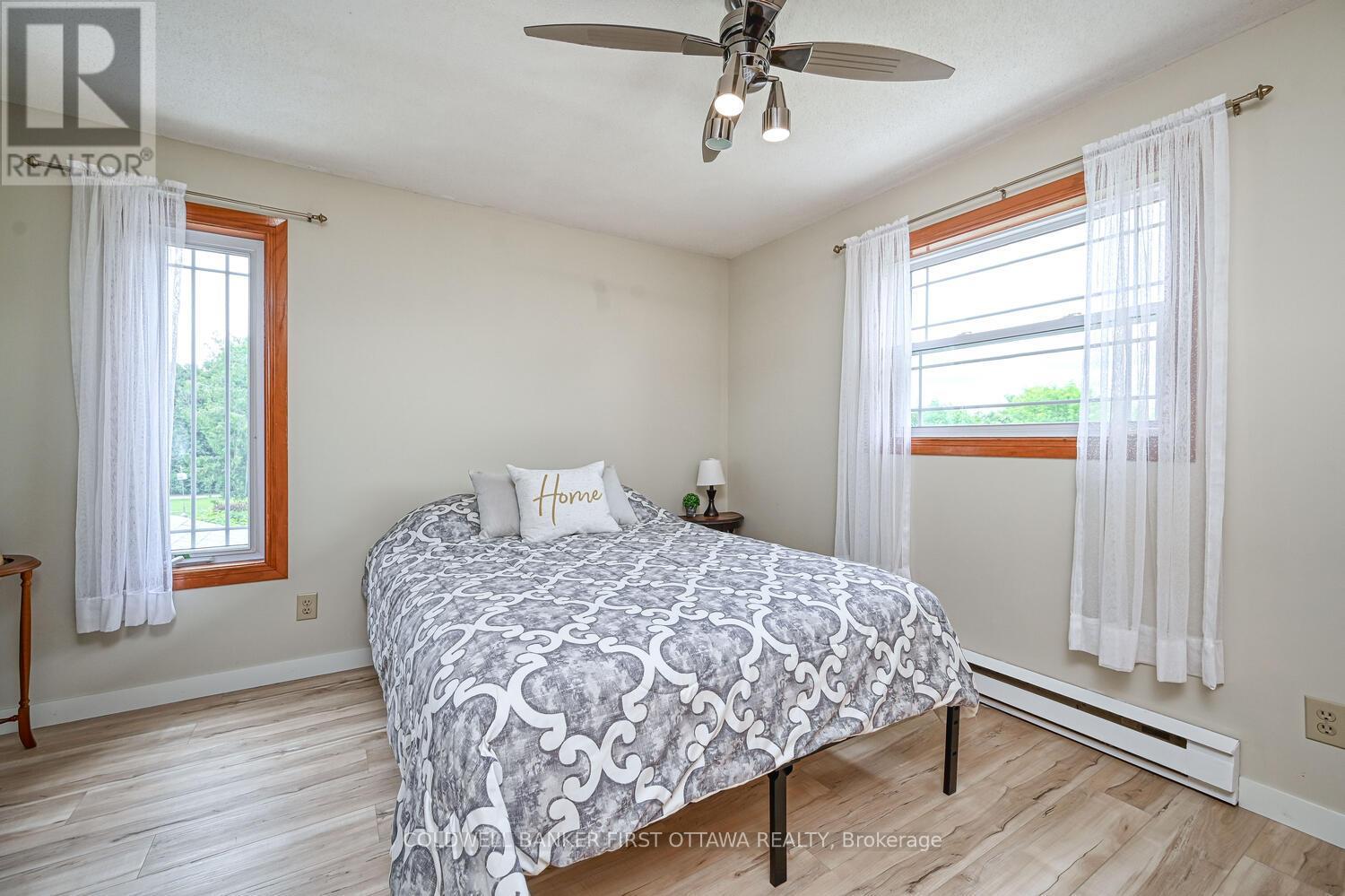 22 Poole Creek Crescent