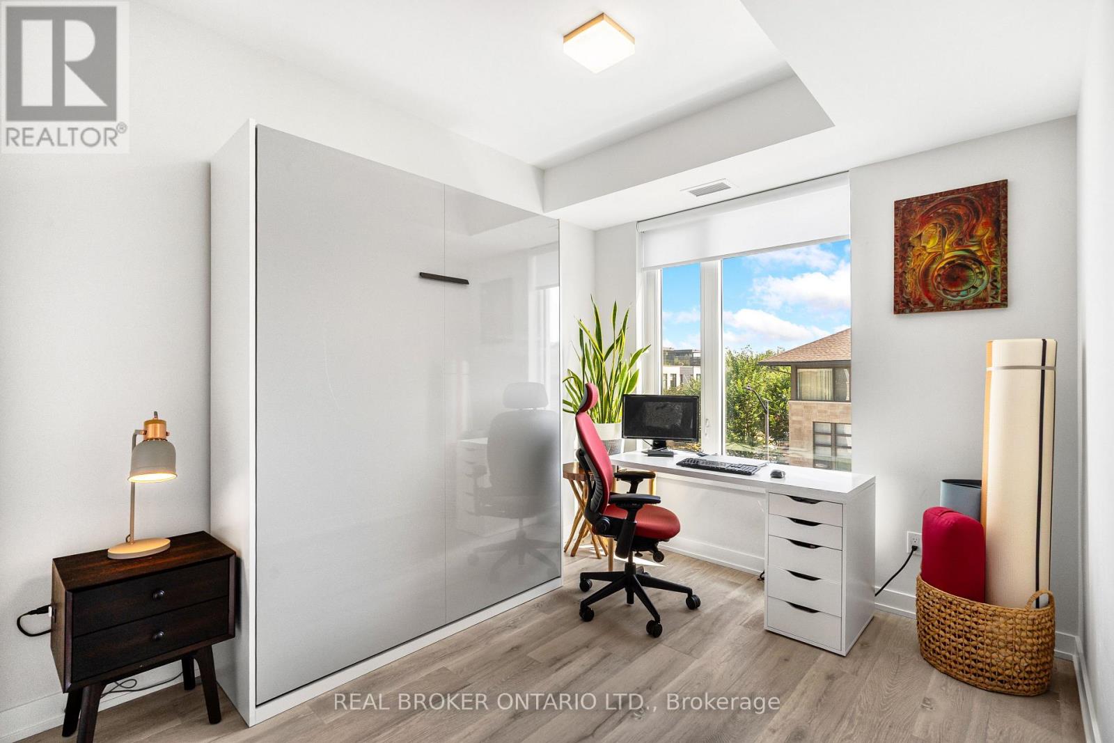 310 - 530 De Mazenod Avenue