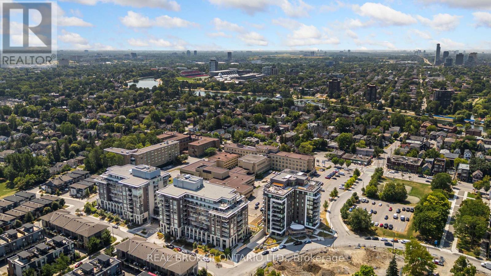 310 - 530 De Mazenod Avenue