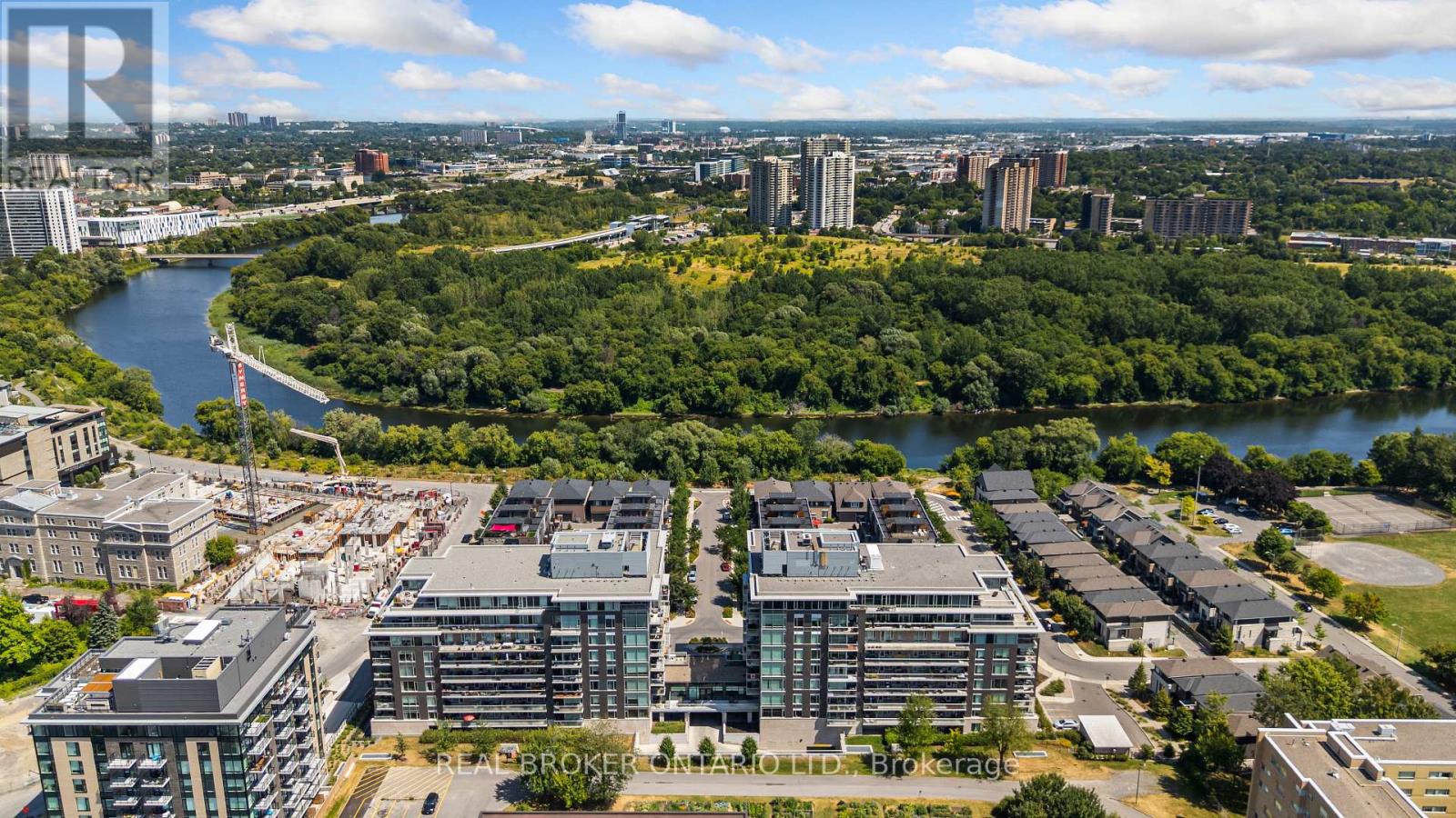 310 - 530 De Mazenod Avenue