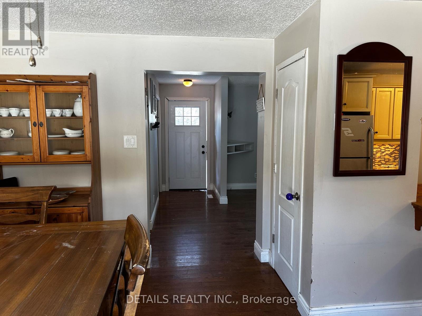 2208 Fitzroy Street N