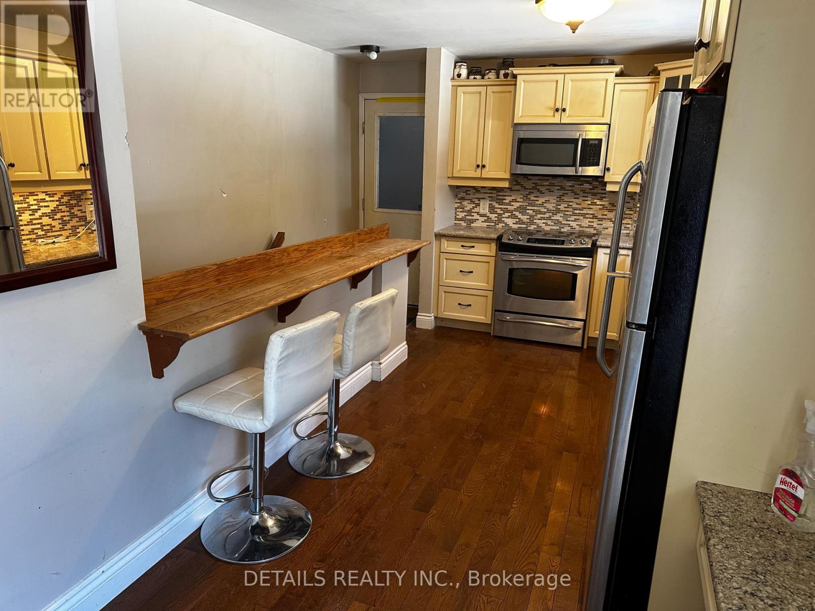 2208 Fitzroy Street N