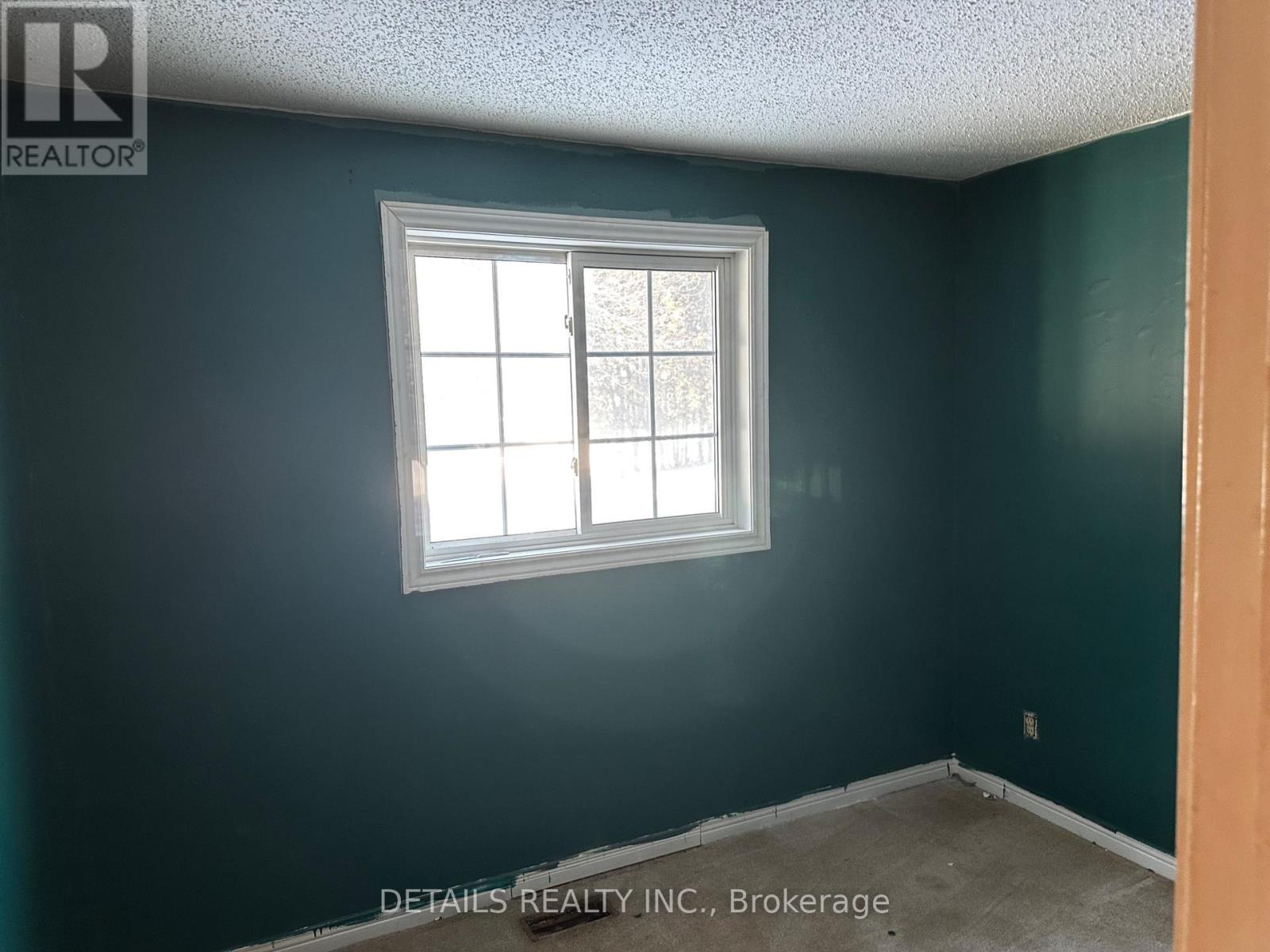 2208 Fitzroy Street N