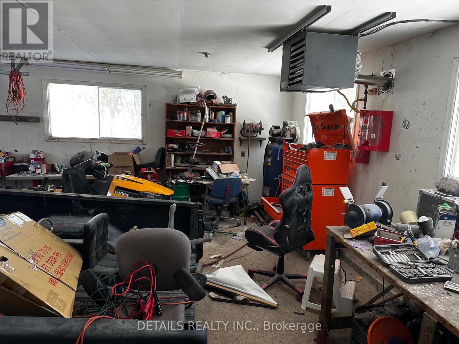 2208 Fitzroy Street N