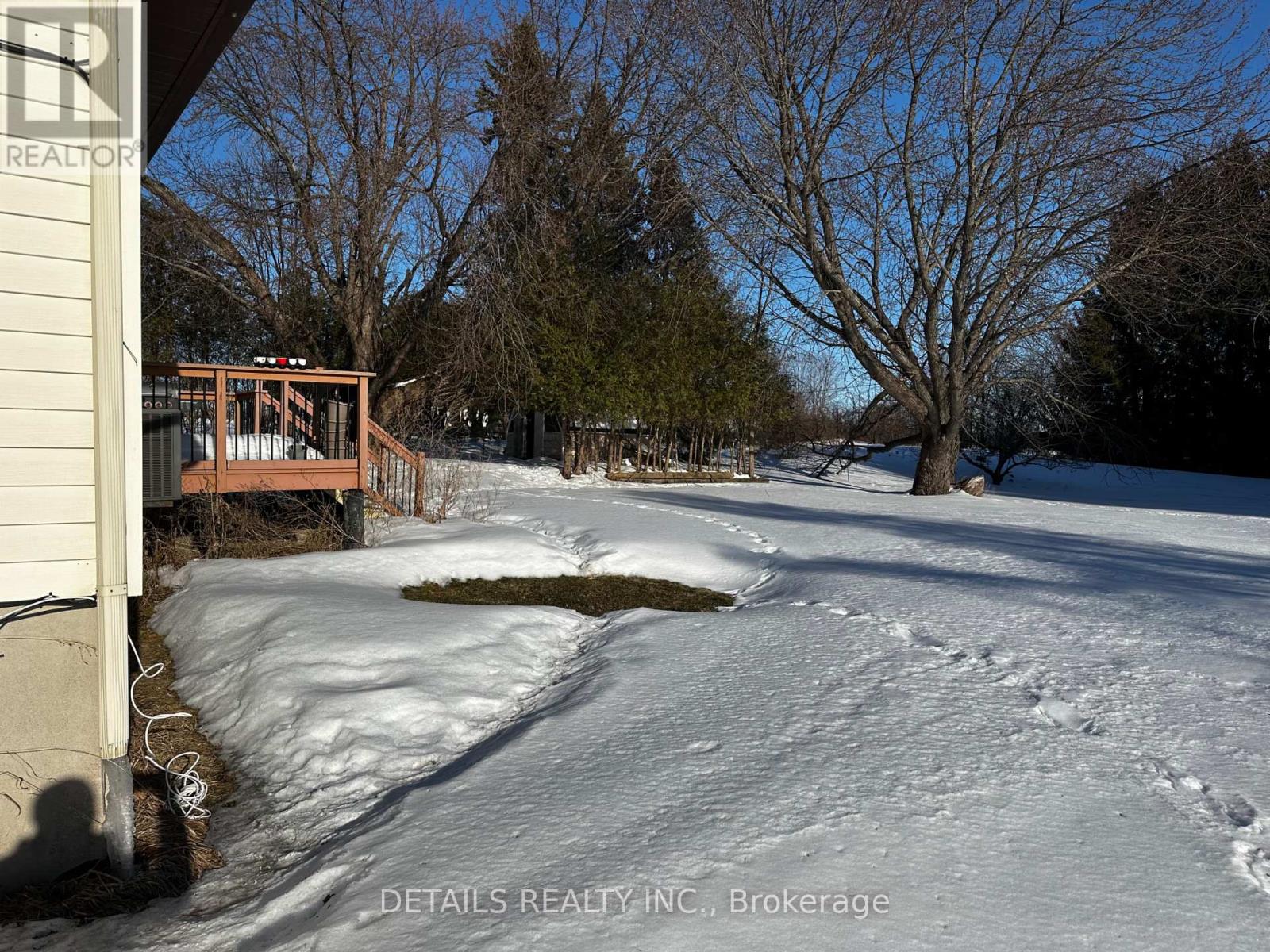 2208 Fitzroy Street N