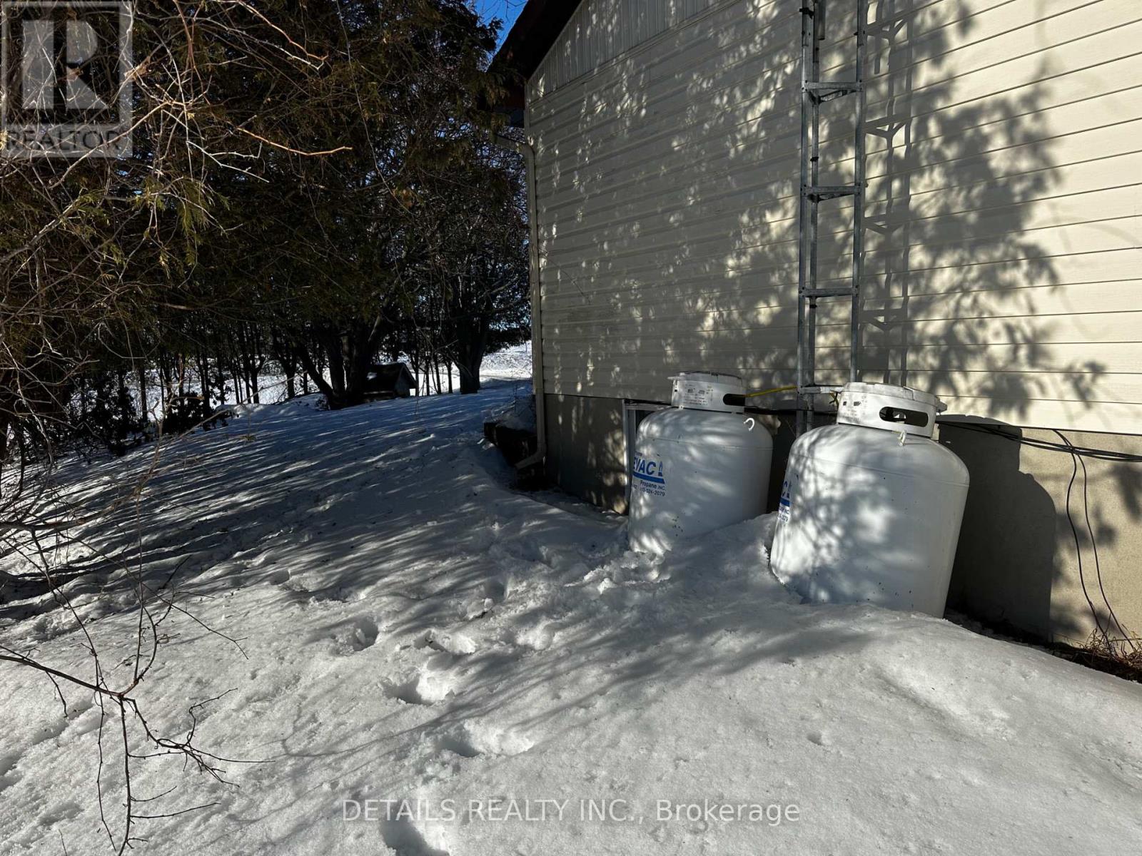 2208 Fitzroy Street N