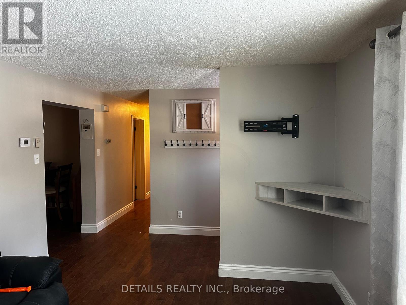 2208 Fitzroy Street N