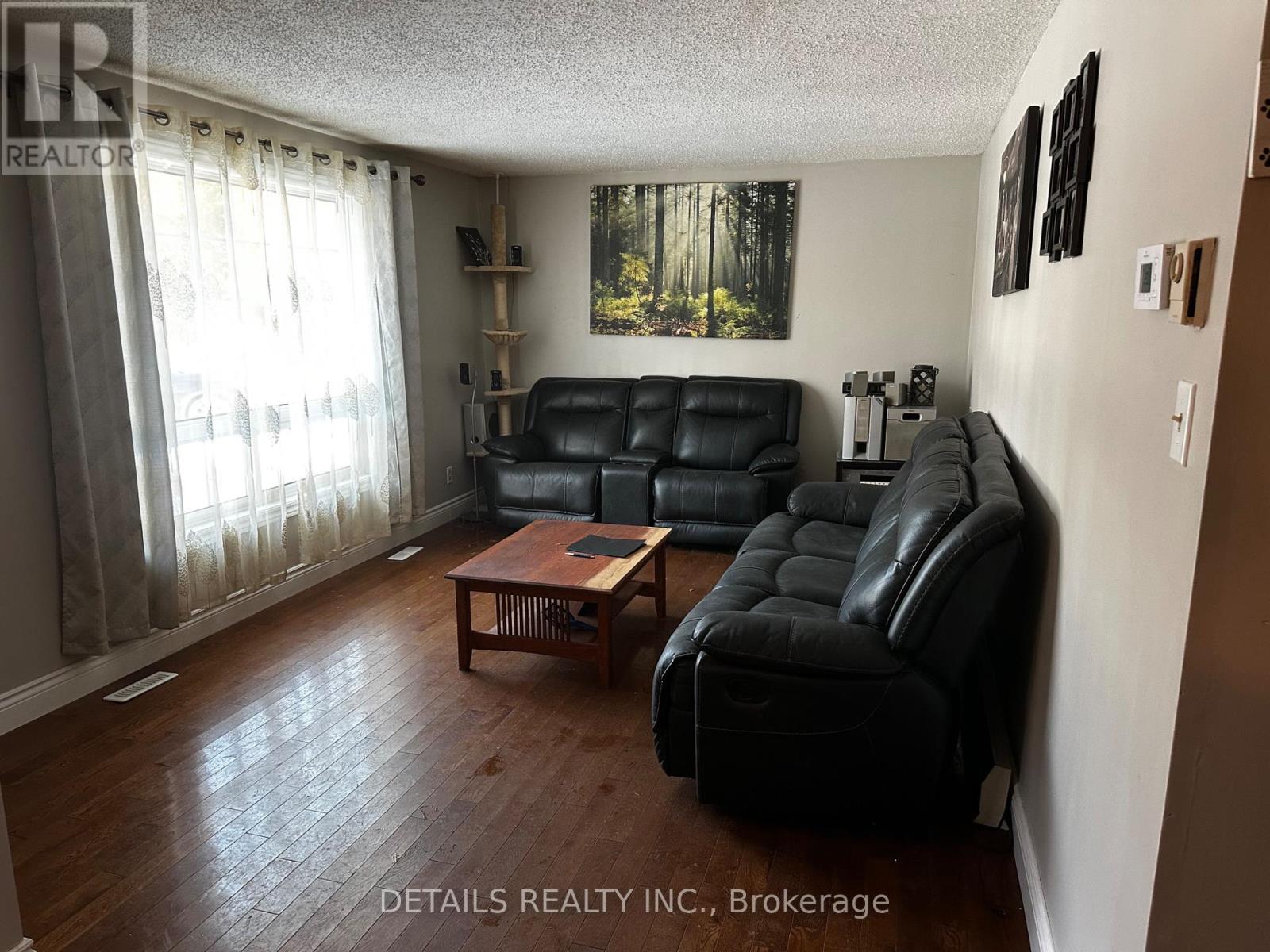 2208 Fitzroy Street N