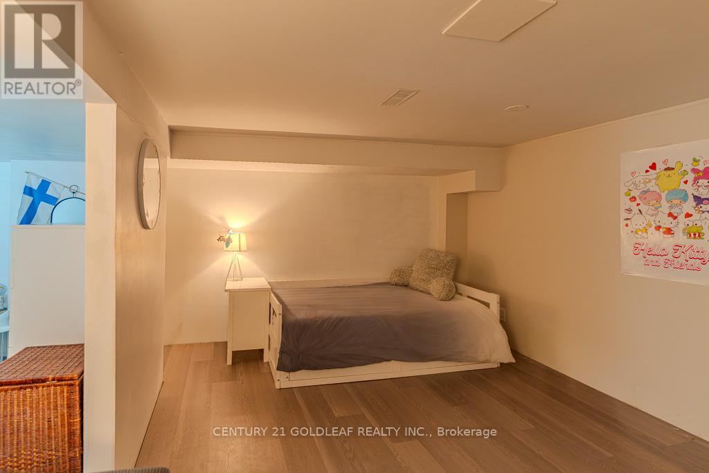 1075 North River Road