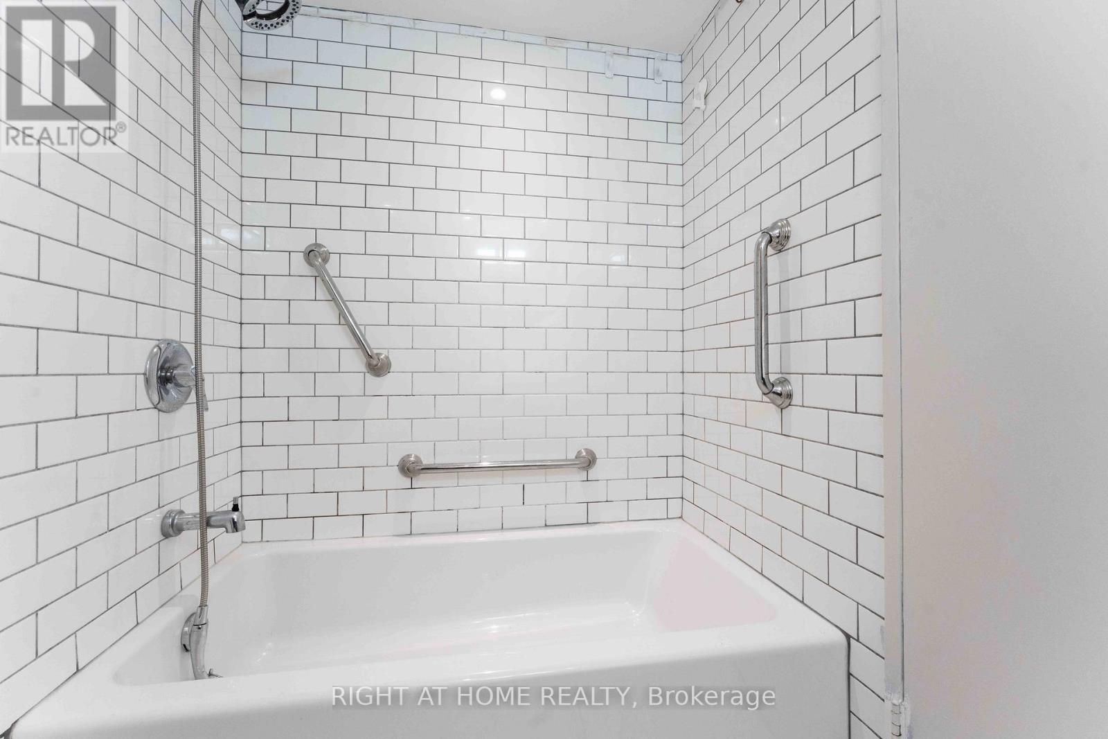 311 - 665 Bathgate Drive