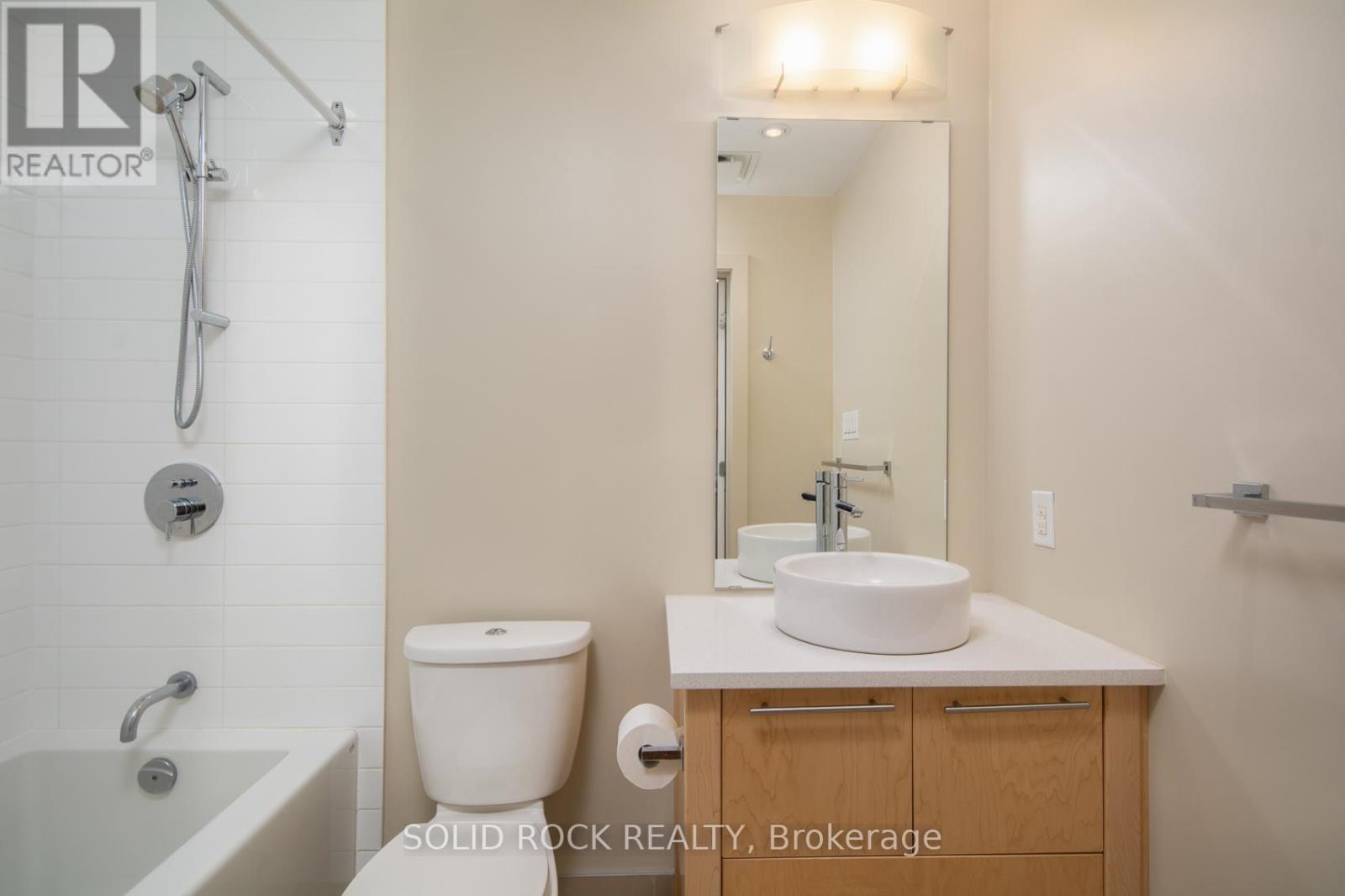 208 - 101 Richmond Road