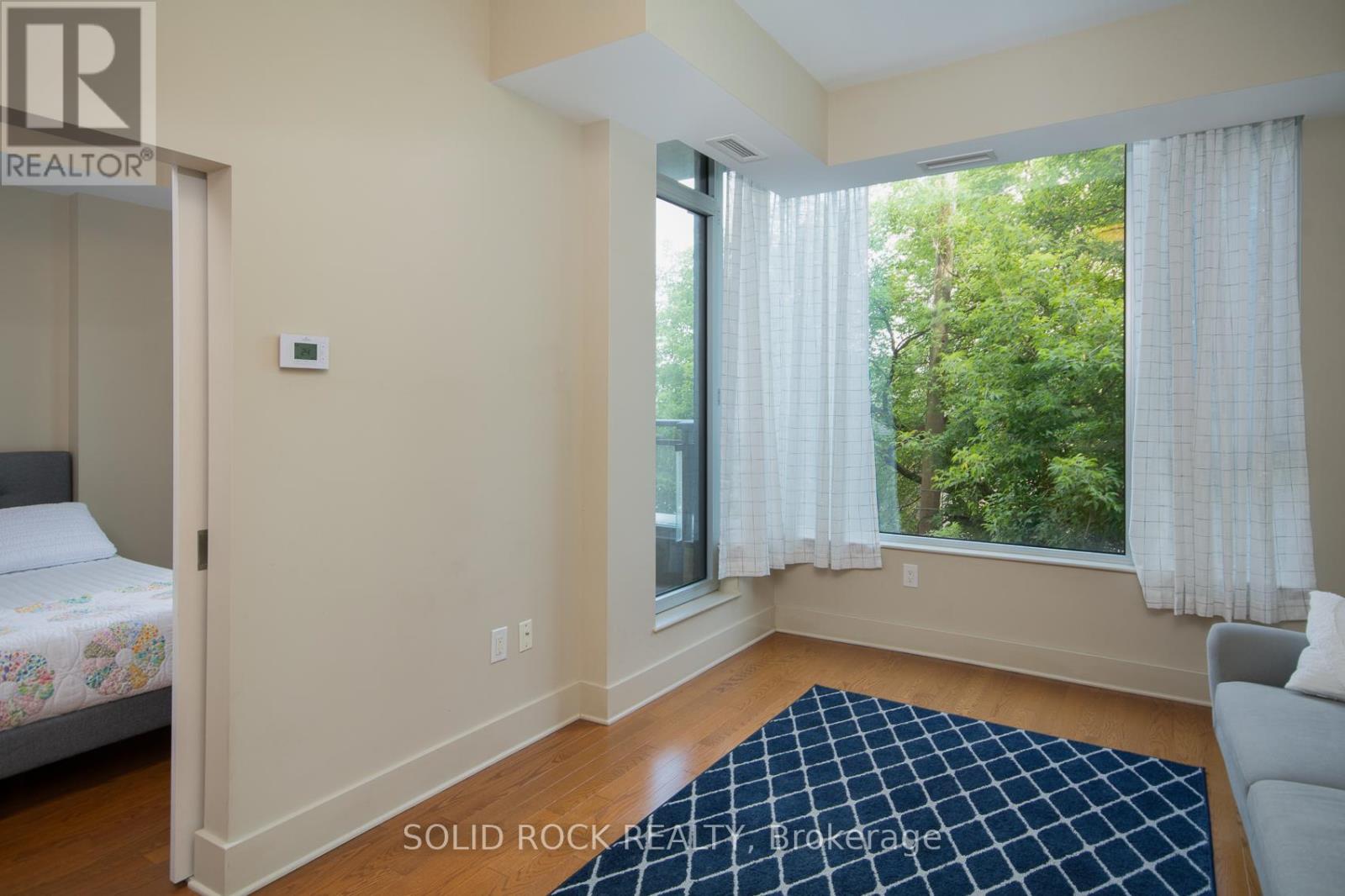 208 - 101 Richmond Road