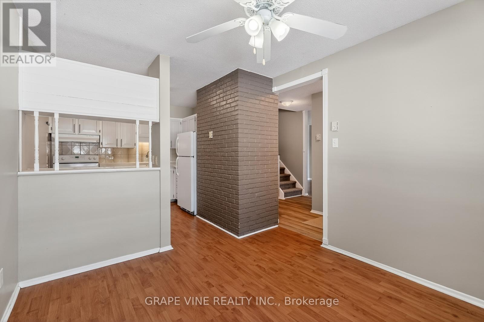 38 - 2939 Fairlea Crescent