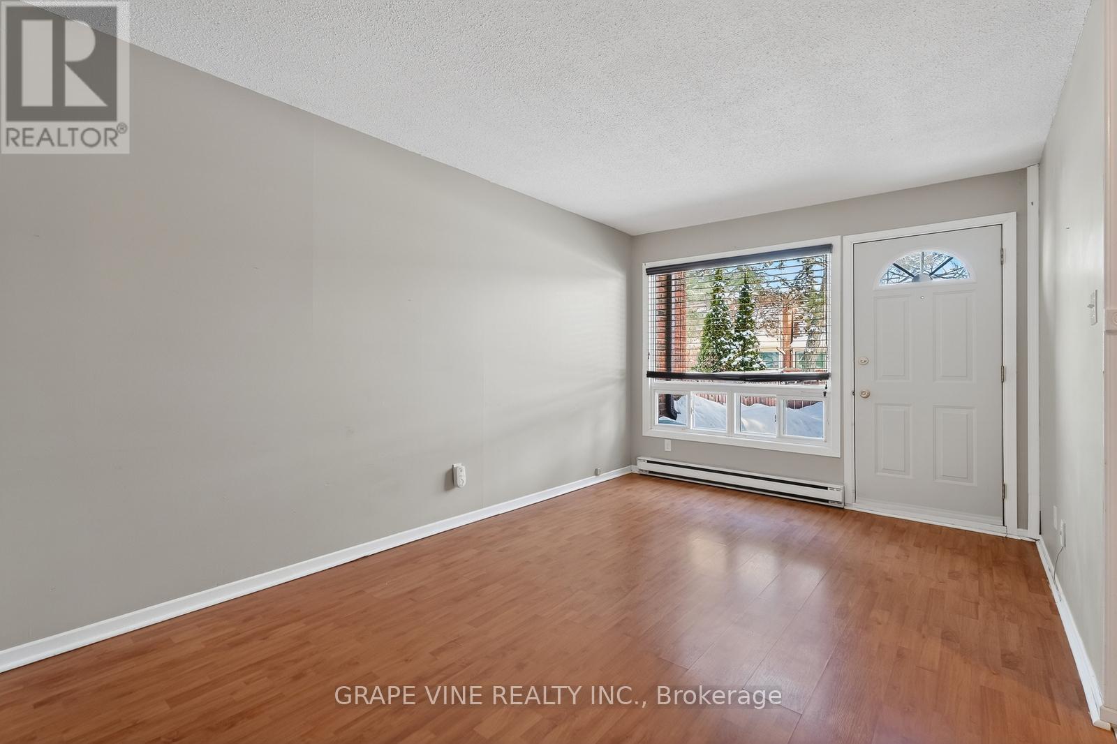 38 - 2939 Fairlea Crescent