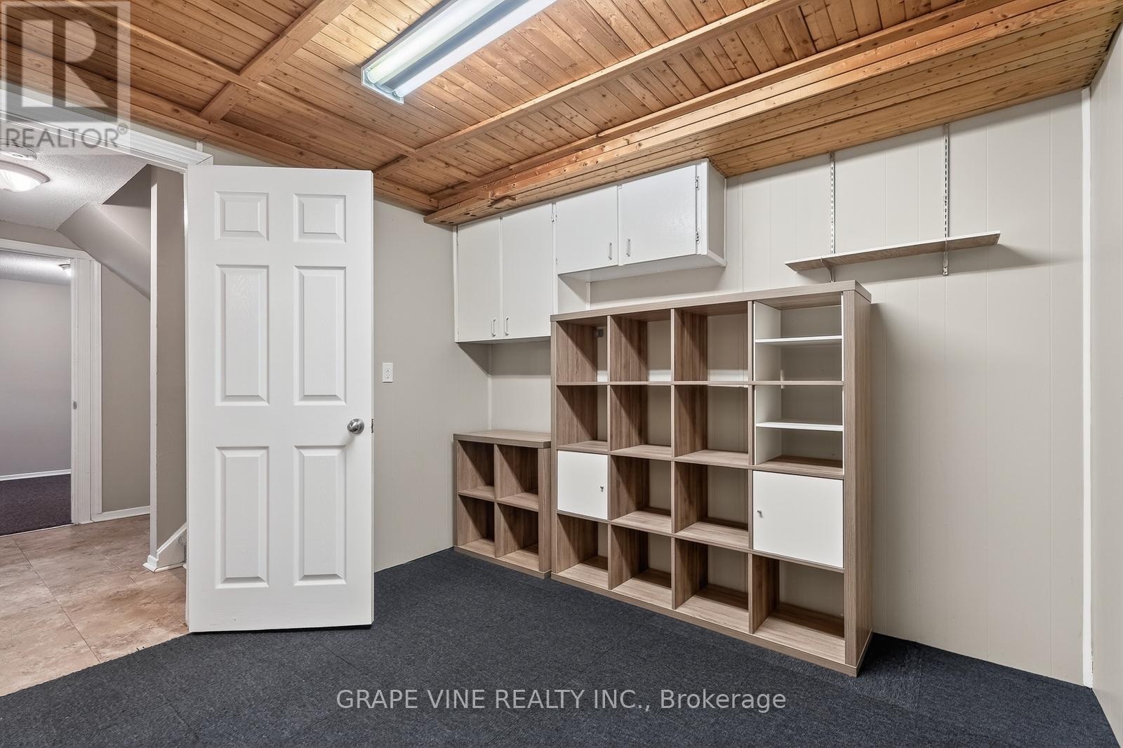 38 - 2939 Fairlea Crescent