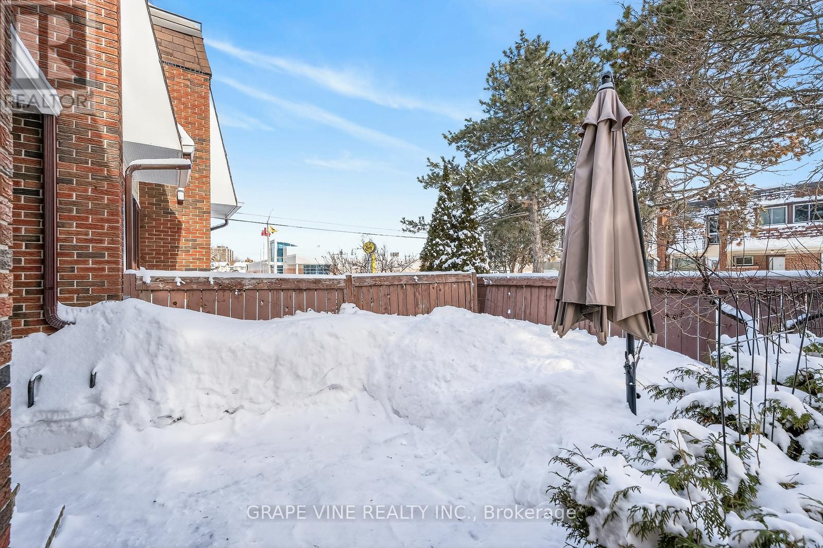 38 - 2939 Fairlea Crescent