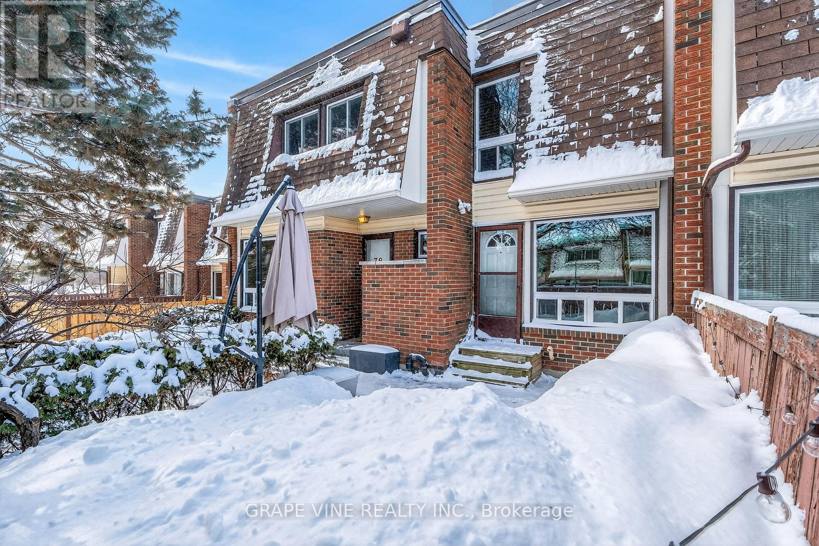 38 - 2939 Fairlea Crescent