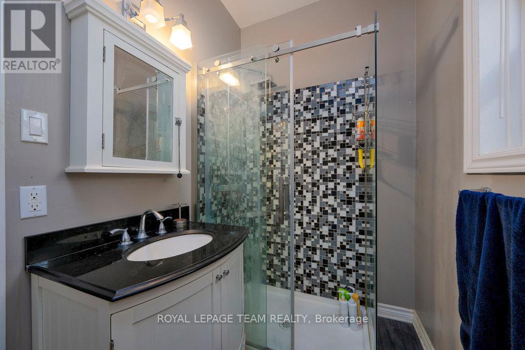 422 Donald B Munro Drive