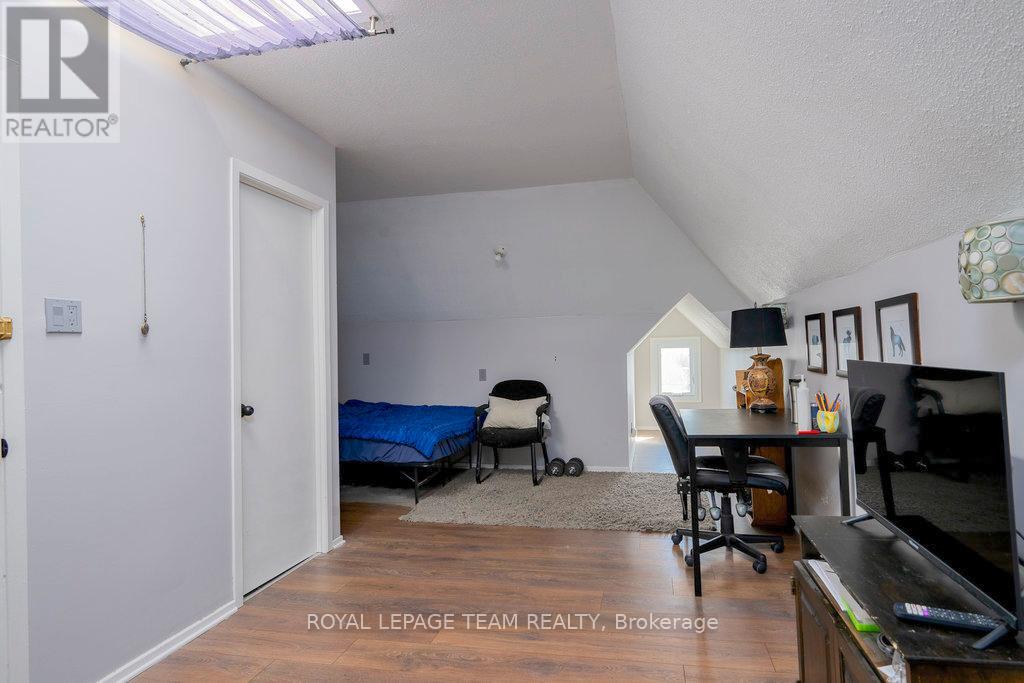 422 Donald B Munro Drive