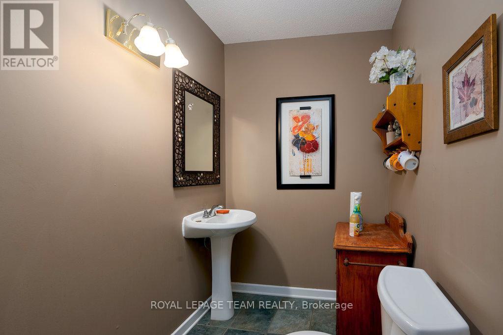 422 Donald B Munro Drive