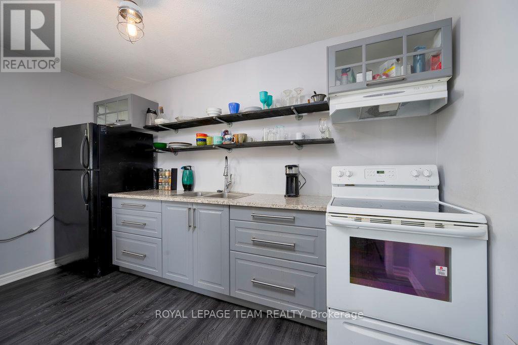 422 Donald B Munro Drive