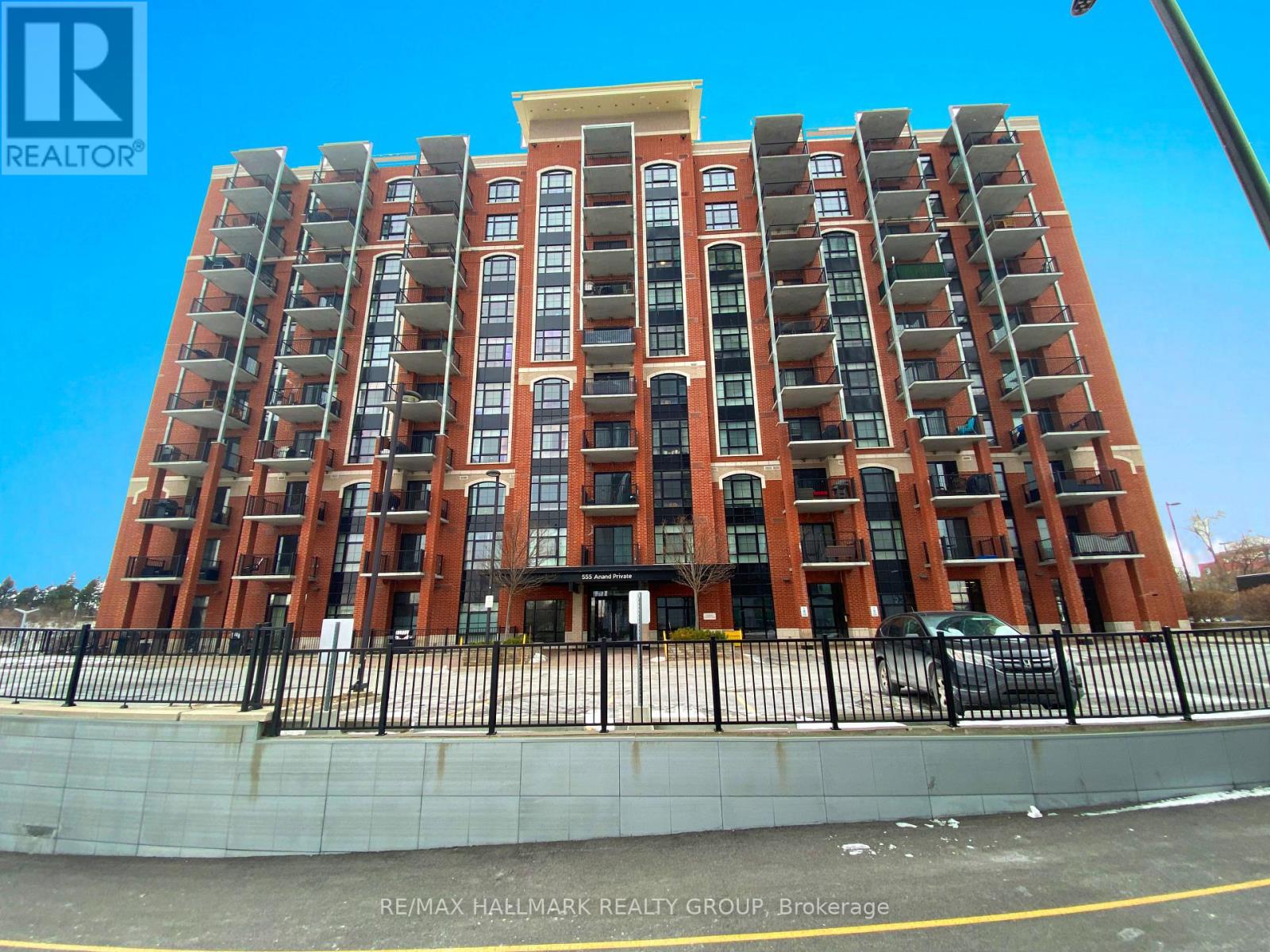 208 - 555 Anand Private