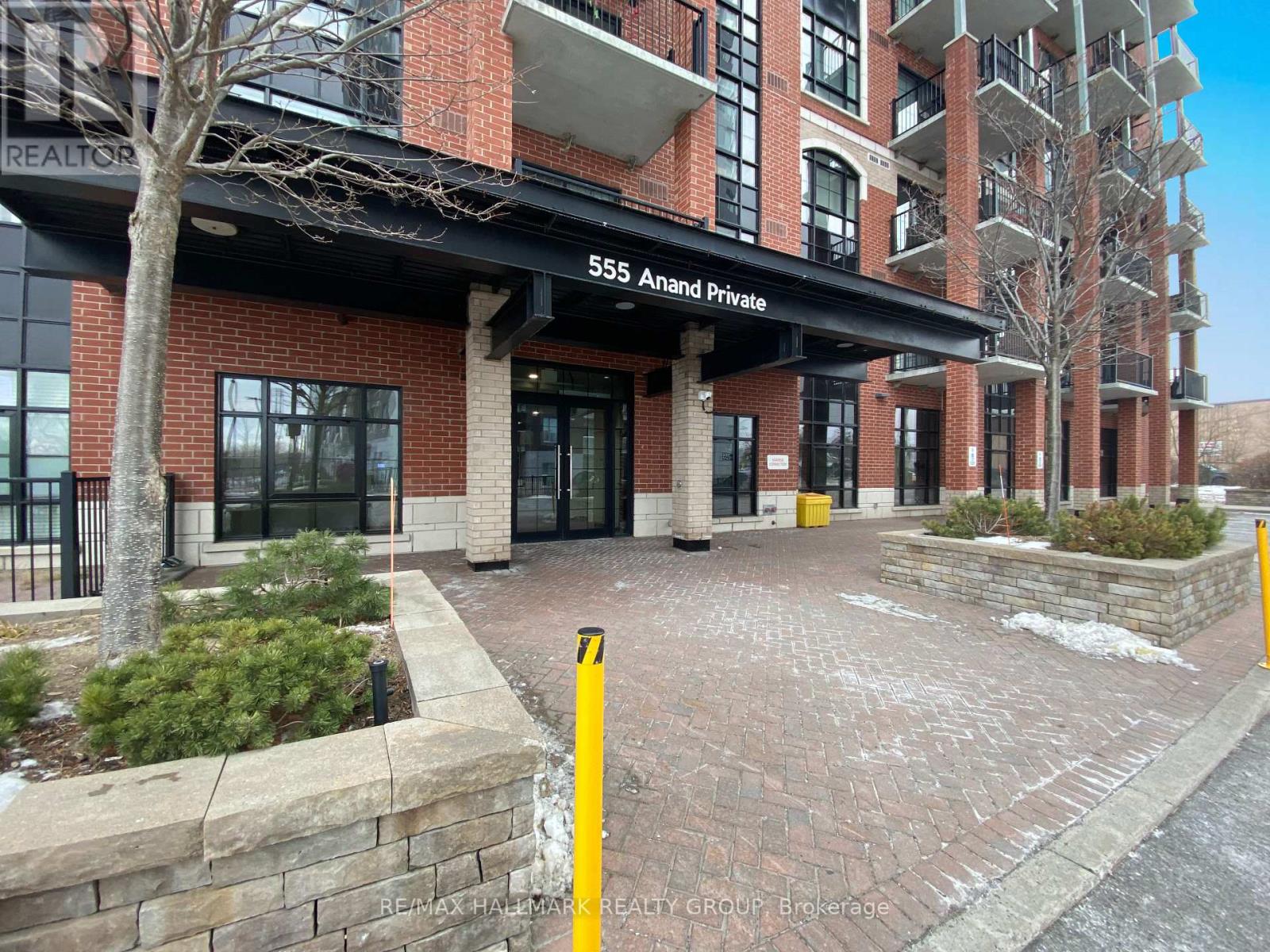 208 - 555 Anand Private