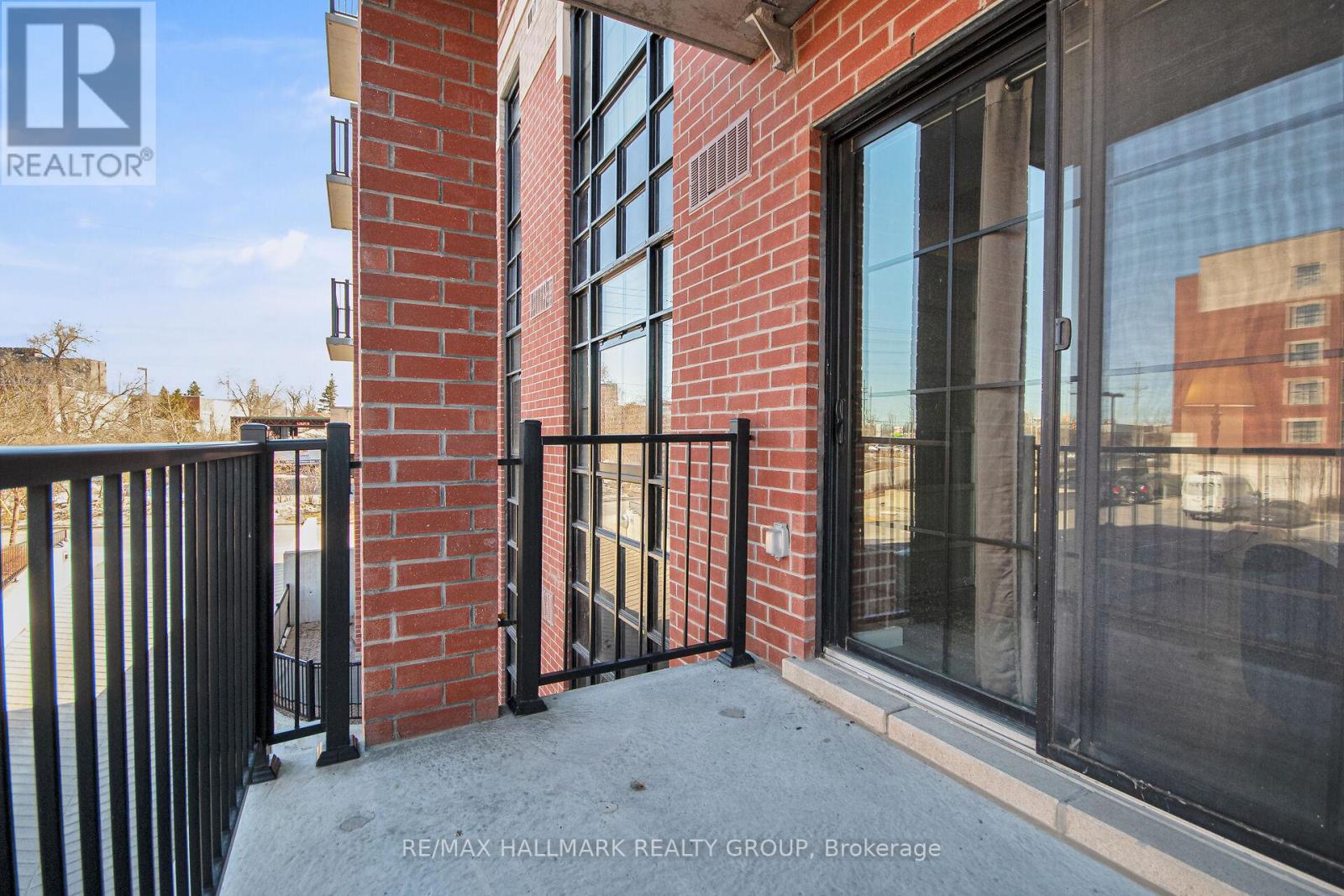 208 - 555 Anand Private