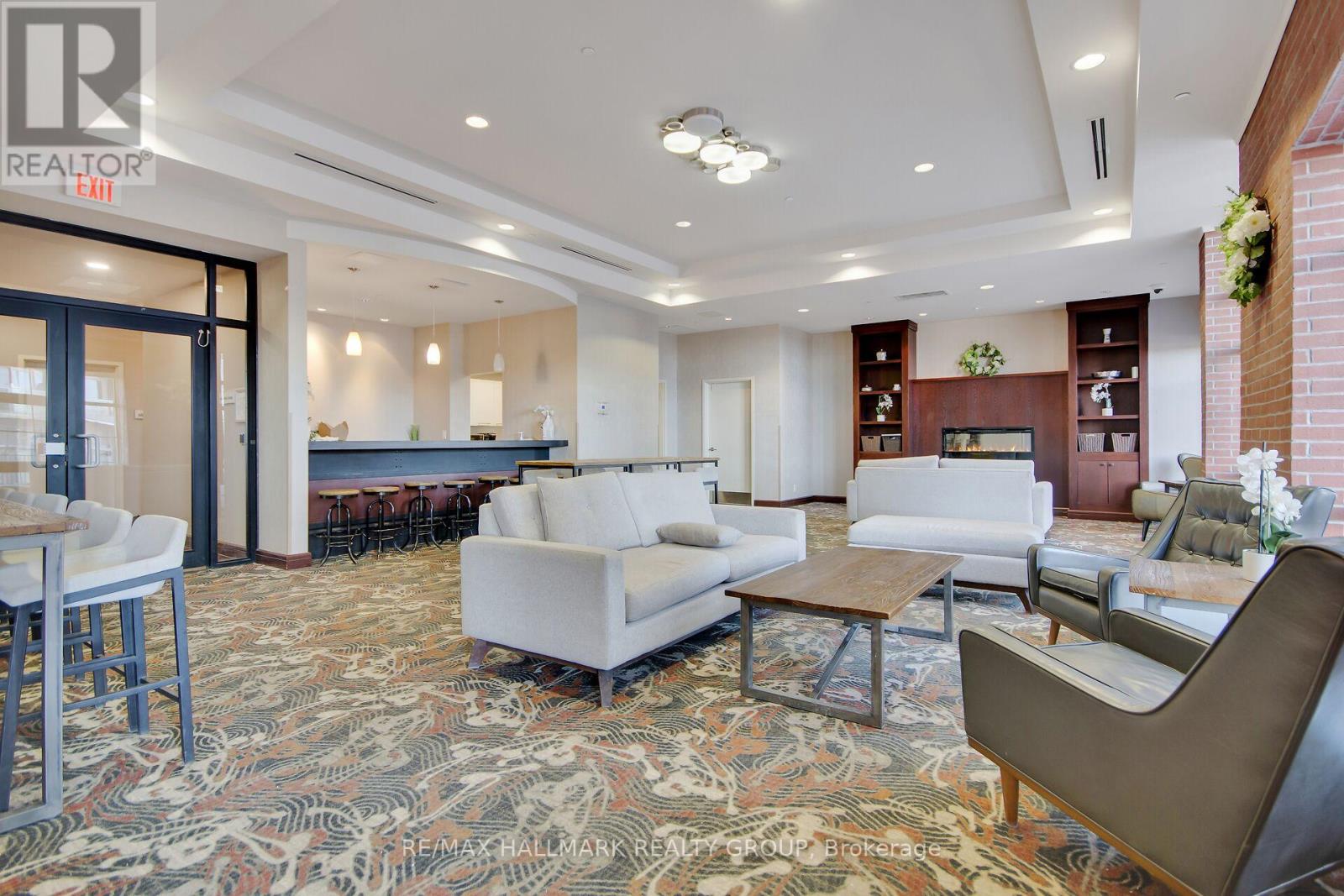 208 - 555 Anand Private