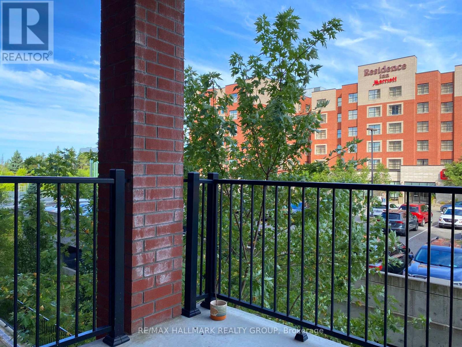 208 - 555 Anand Private