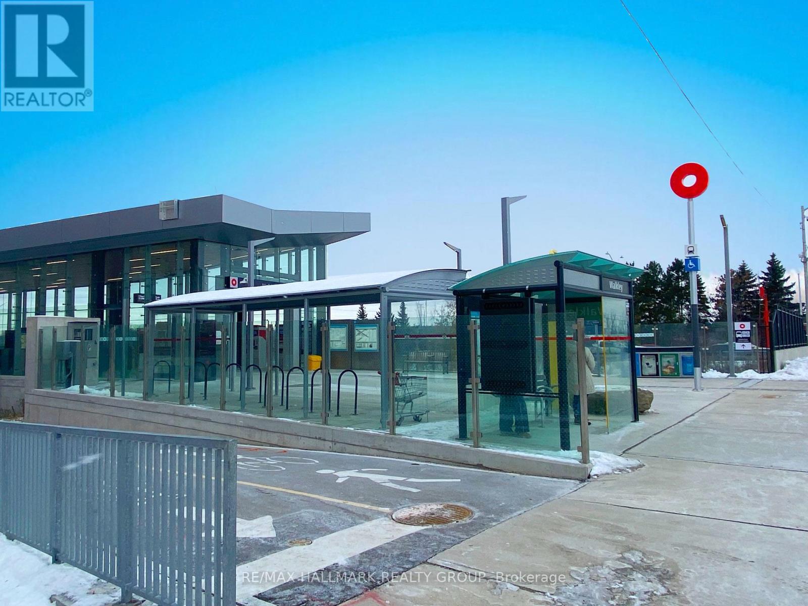 208 - 555 Anand Private