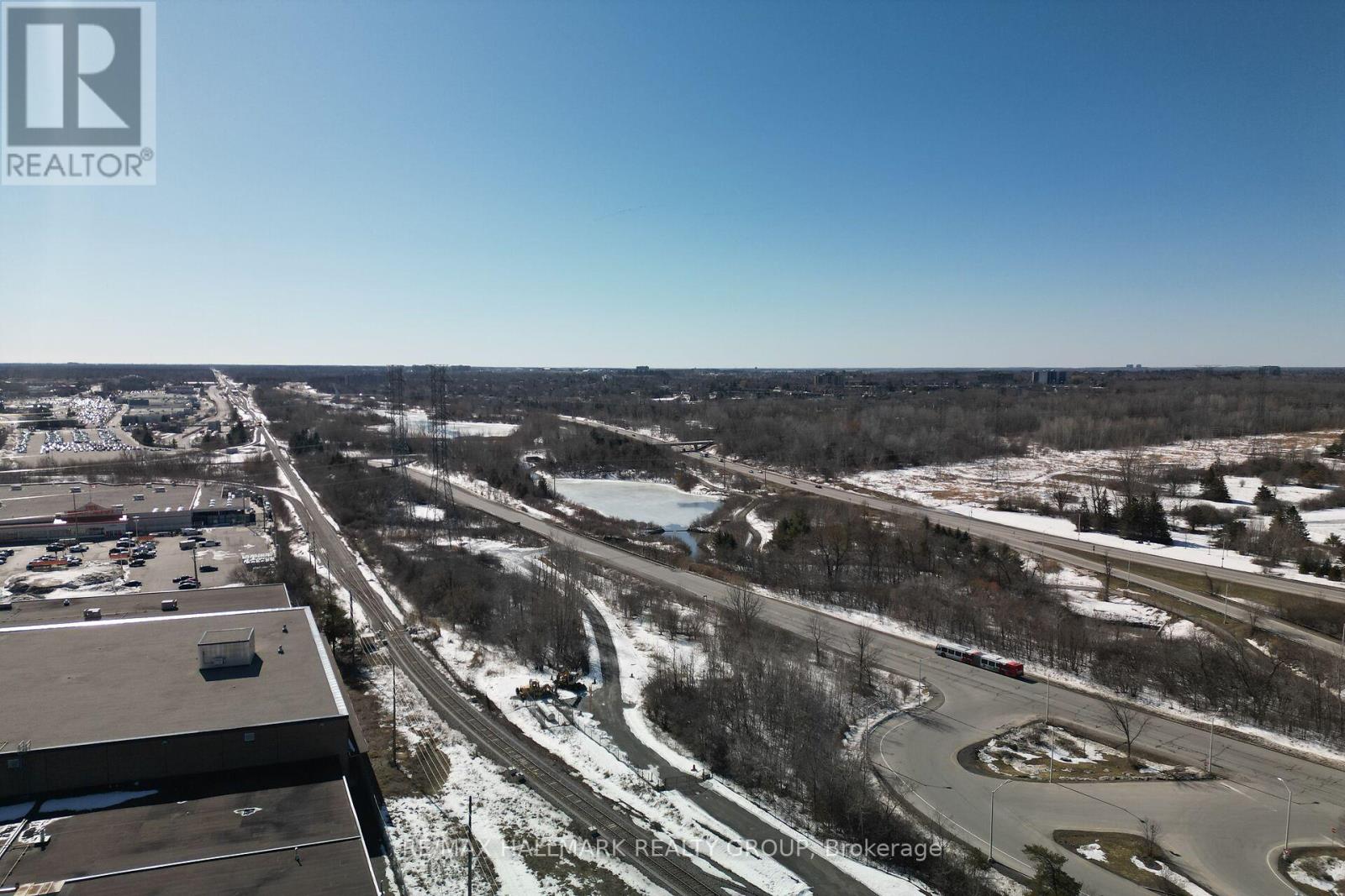 208 - 555 Anand Private