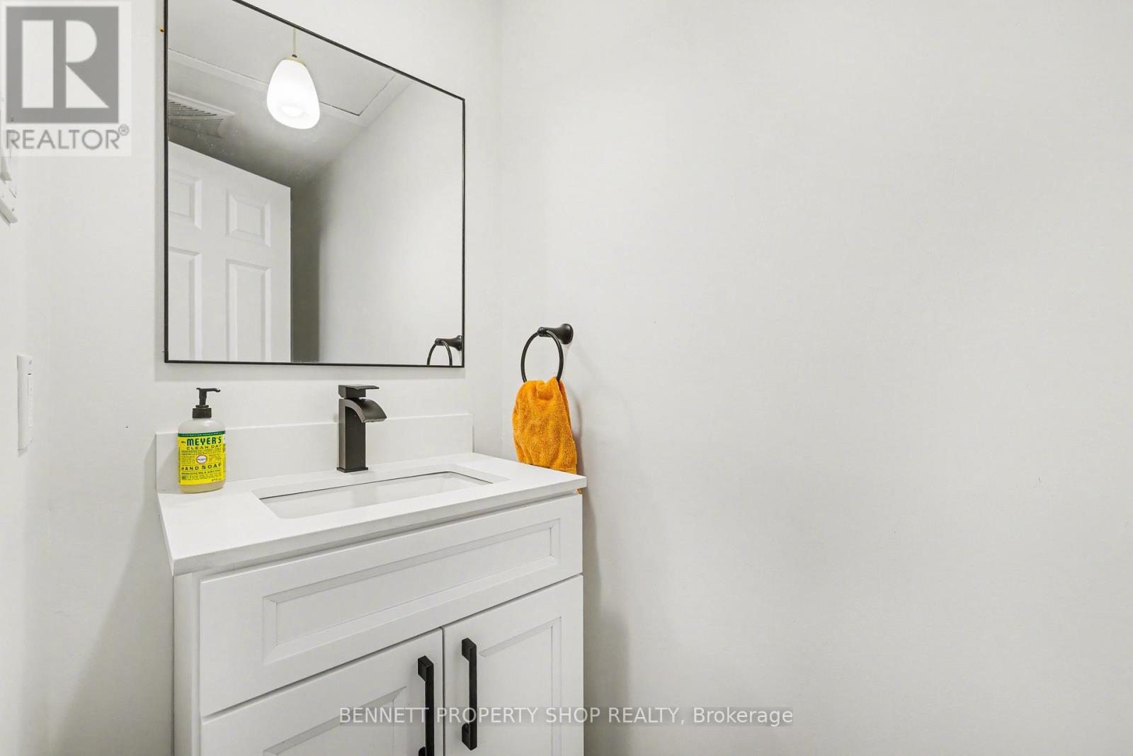 18 - 3205 Uplands Drive