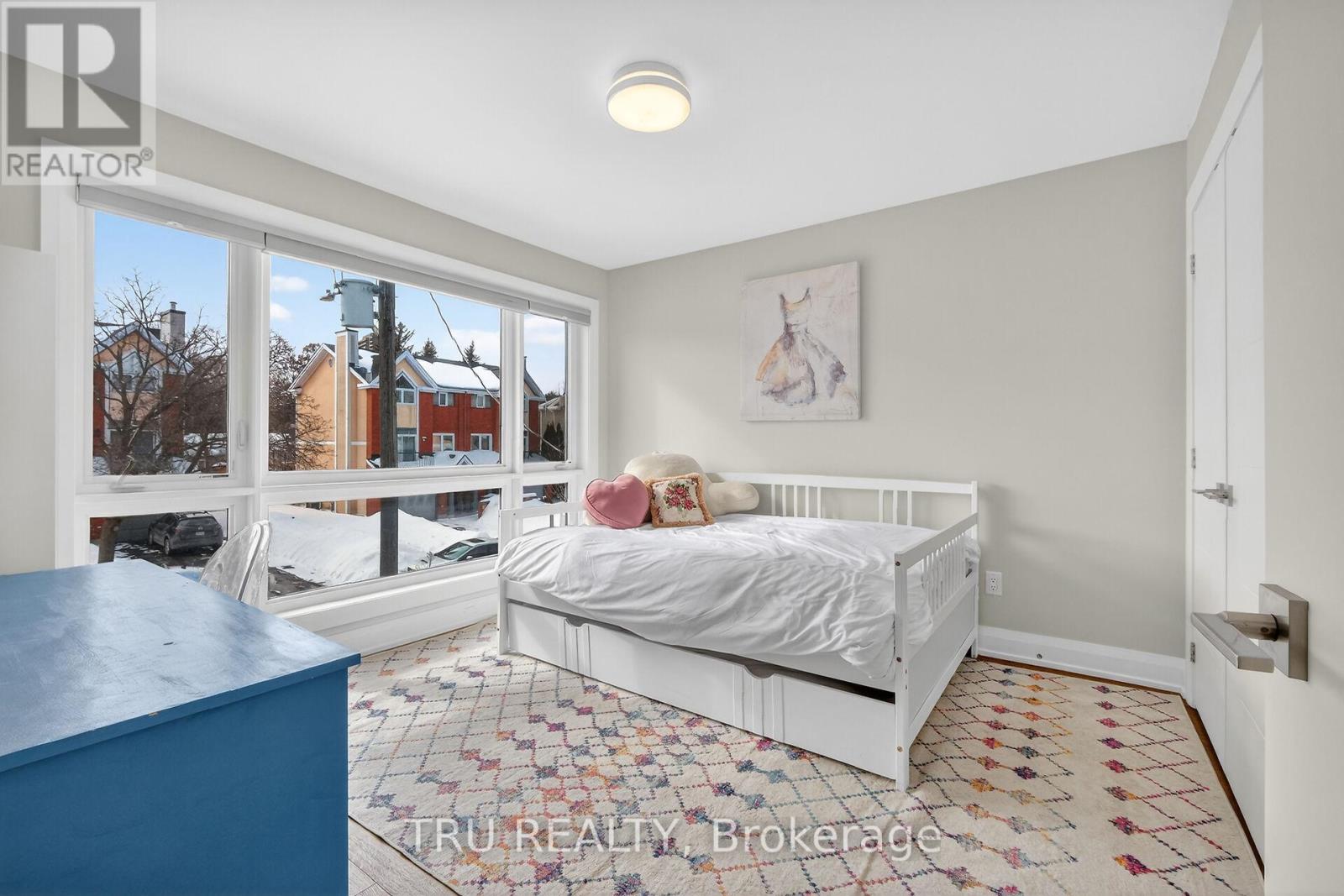 839 Riddell Avenue N