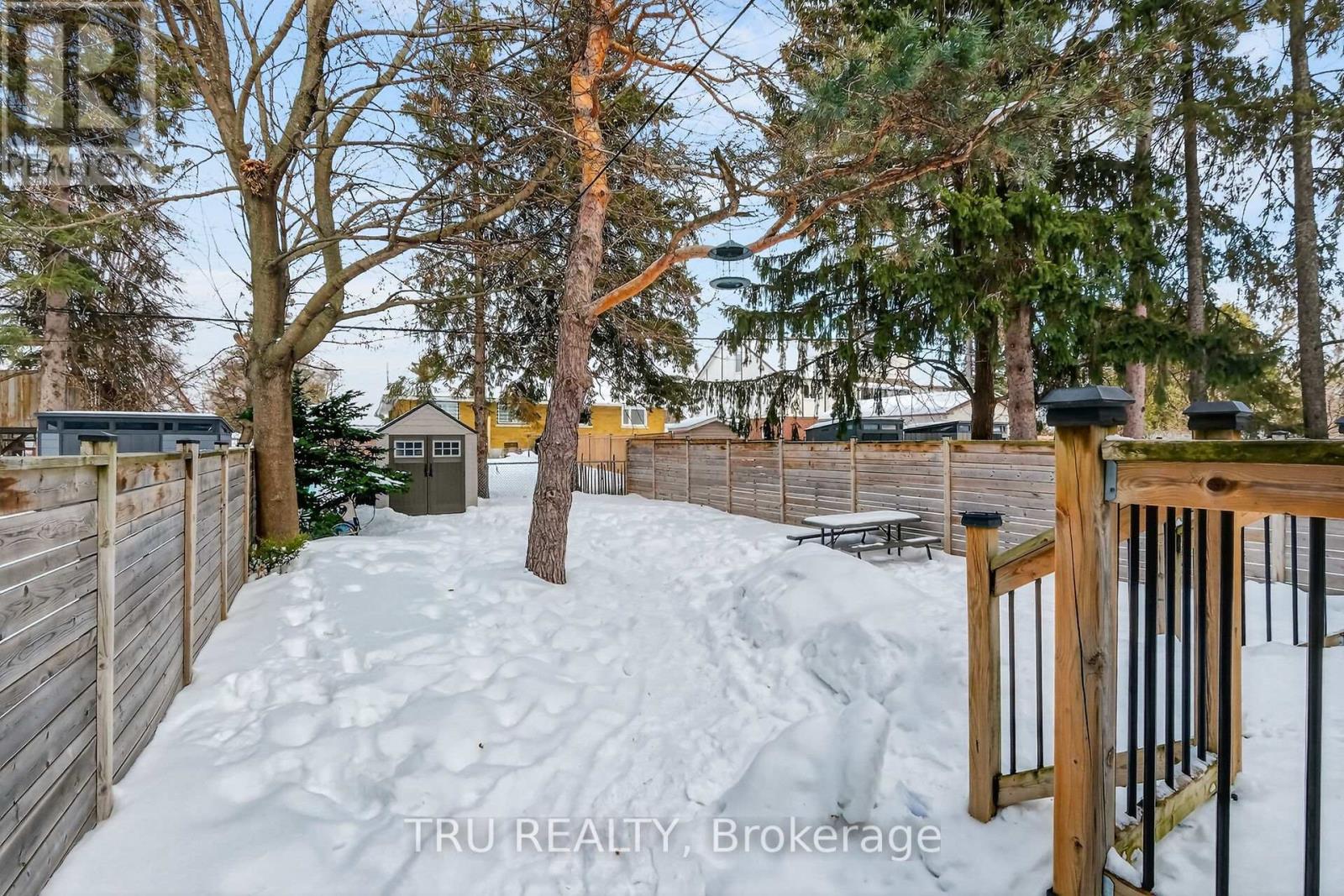 839 Riddell Avenue N