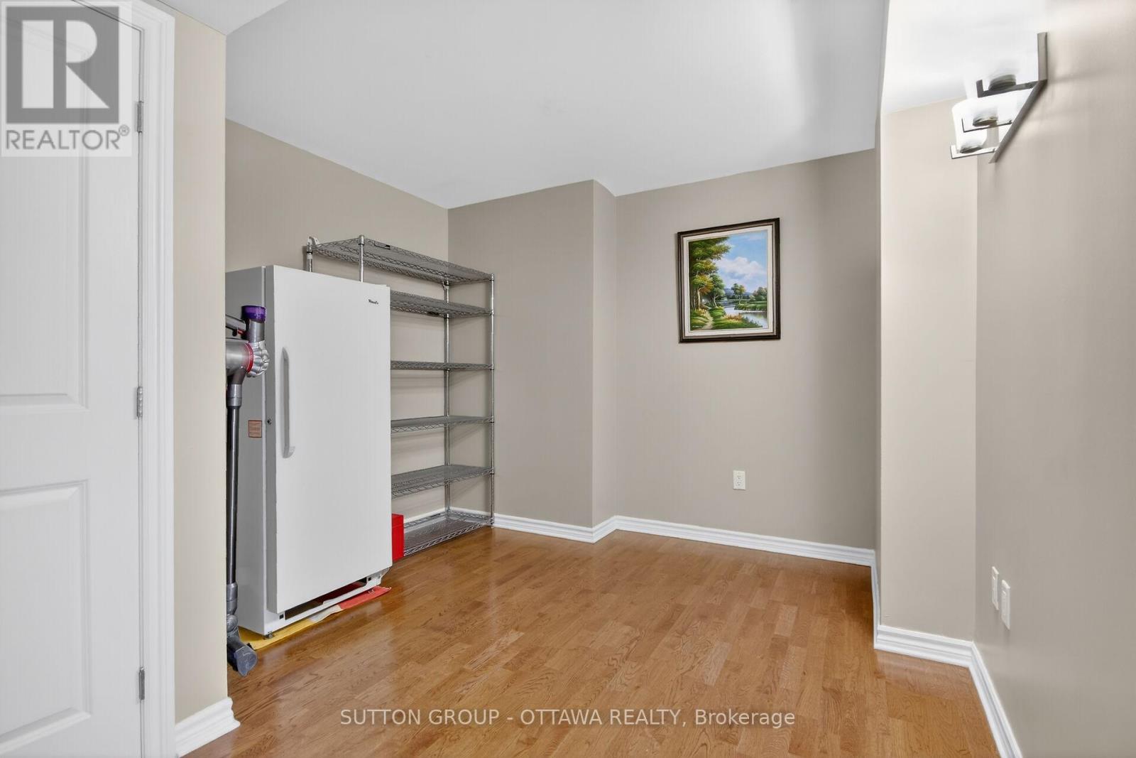 507 - 314 Central Park Drive