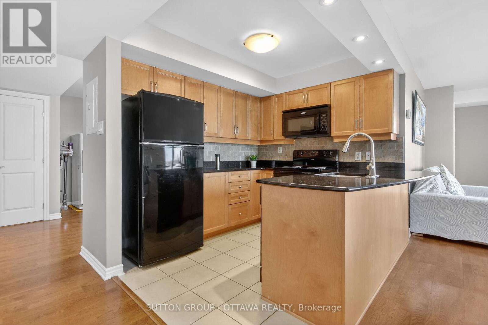 507 - 314 Central Park Drive