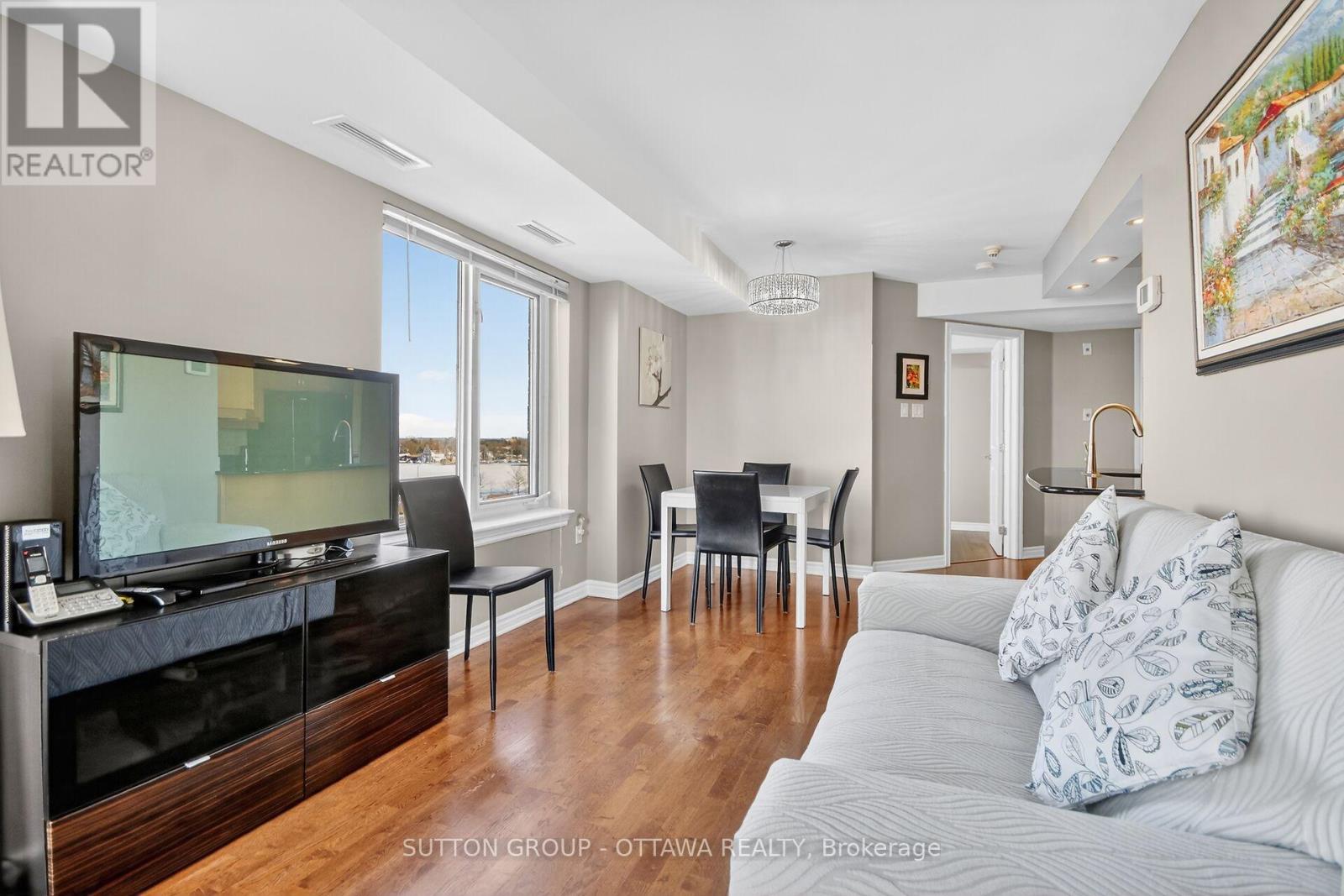 507 - 314 Central Park Drive