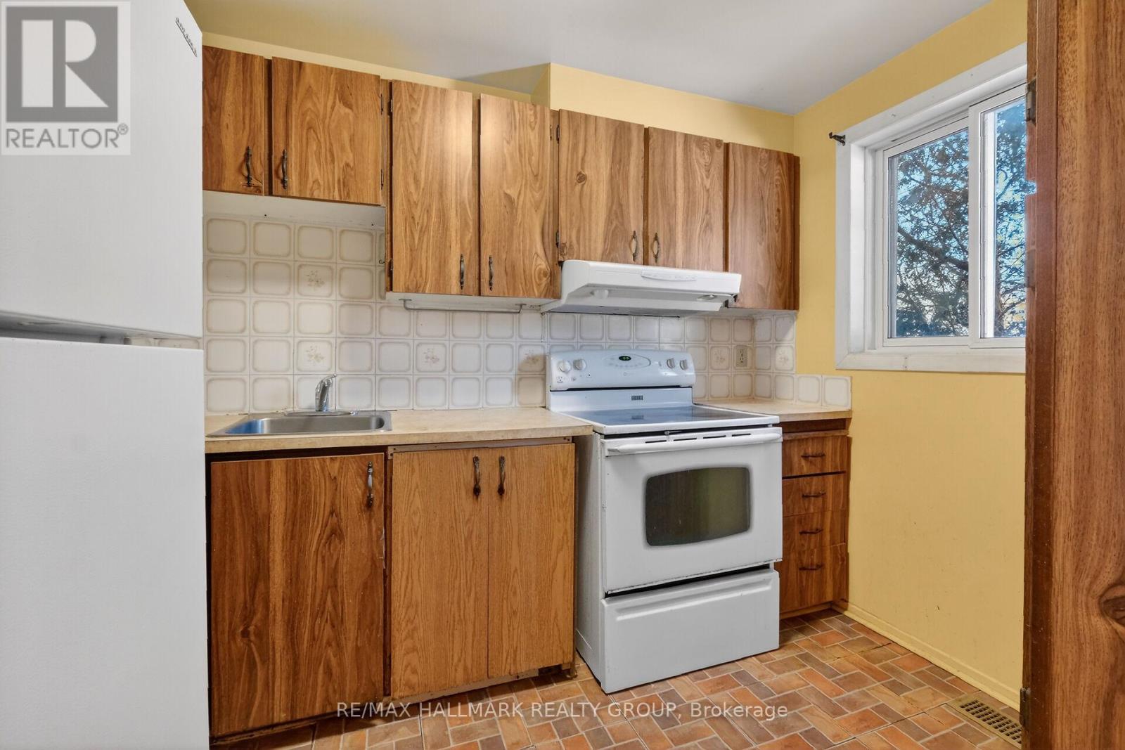 D - 116 Valley Stream Drive