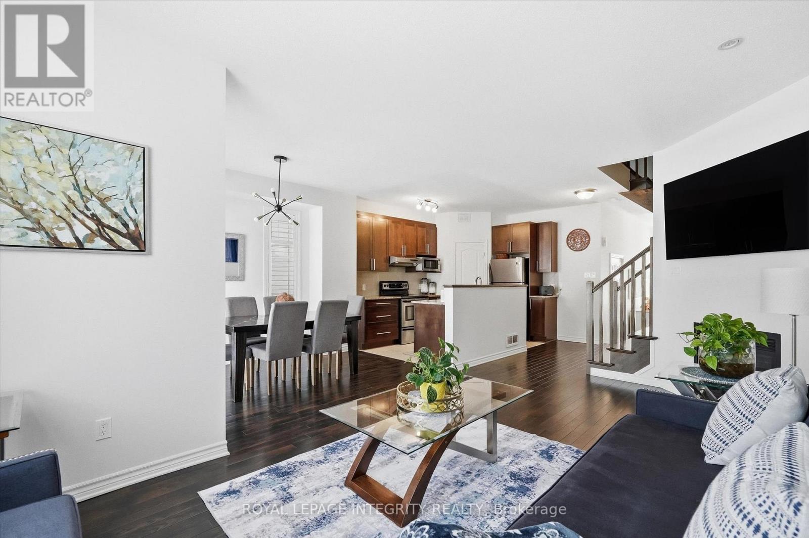 418 Rochefort Circle