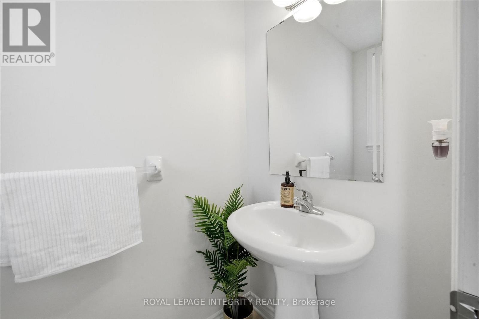 418 Rochefort Circle