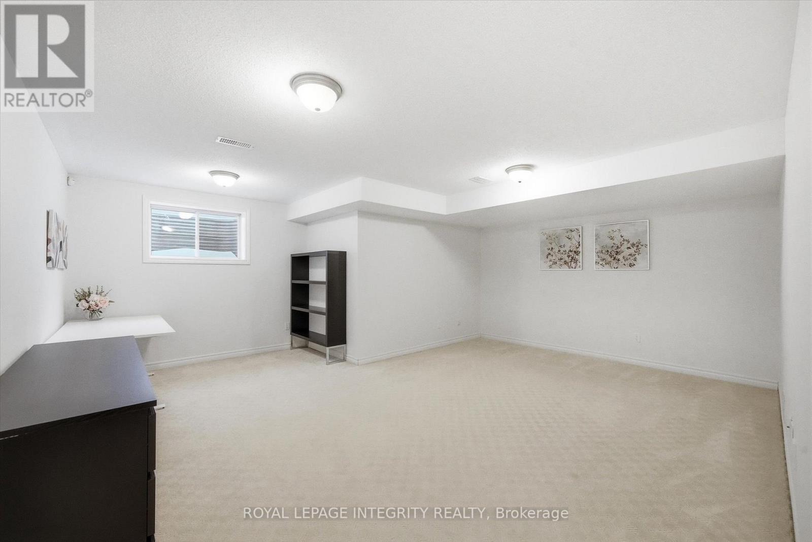 418 Rochefort Circle