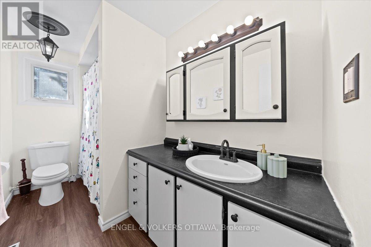 A - 1753 Lamoureux Drive