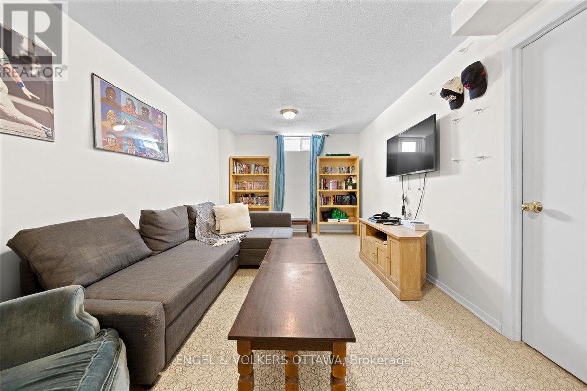 A - 1753 Lamoureux Drive