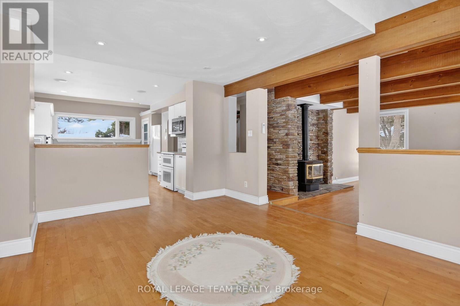 5965 Rideau Valley Drive N